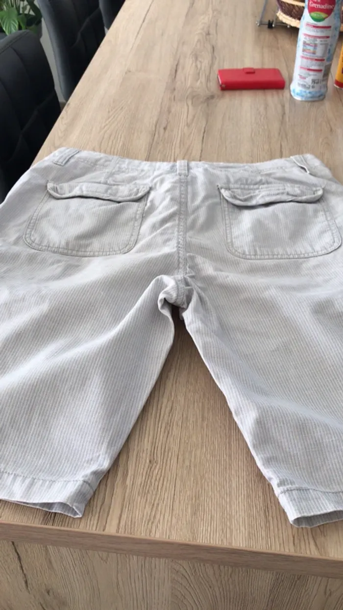 Bermuda Bershka taille 42 bleu ciel rayé - photo numéro 5