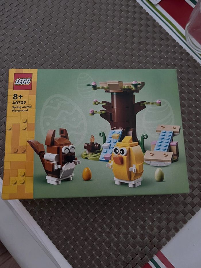 Lego poussin et écureuil
