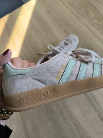 Sneakers femme adidas gazelle peu porté
