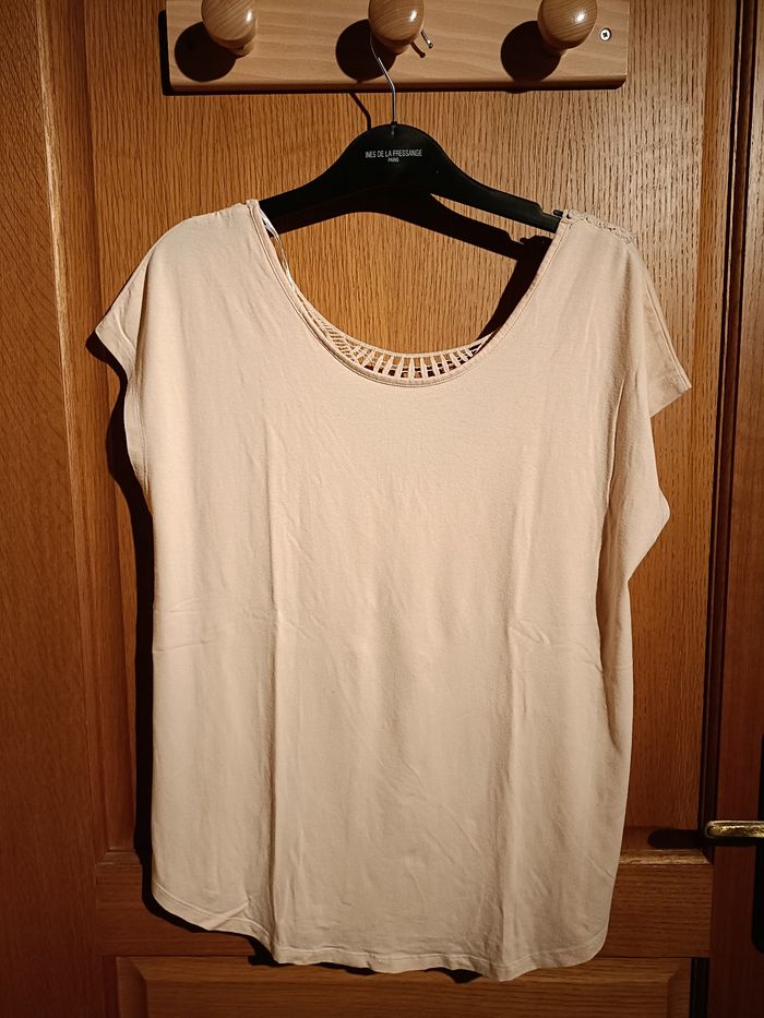 Tee-shirt à dentelle