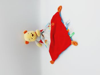 Doudou plat Winnie l’ourson DISNEY NICOTOY mouchoir rouge bleu oiseau nuage TTBE