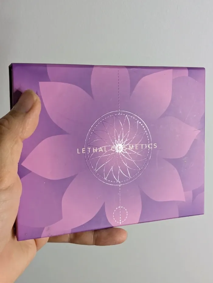 Palette Wildflower Lethal cosmetics