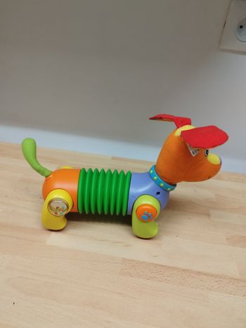 Vends chien interactif musical en accordéon qui avance tout seul et qui aboie.
