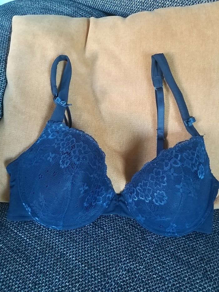 Soutien gorge en dentelle bleue 90D