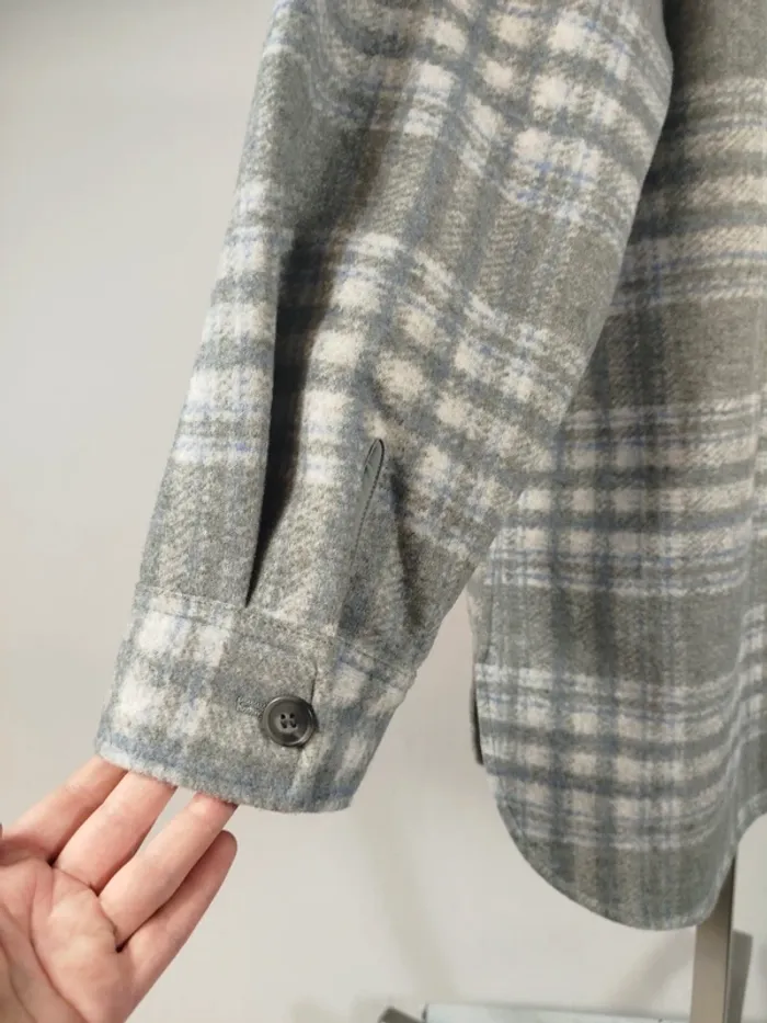 Sur chemise - veste en laine Uniqlo Chemise à carreaux grise A830 - photo numéro 6
