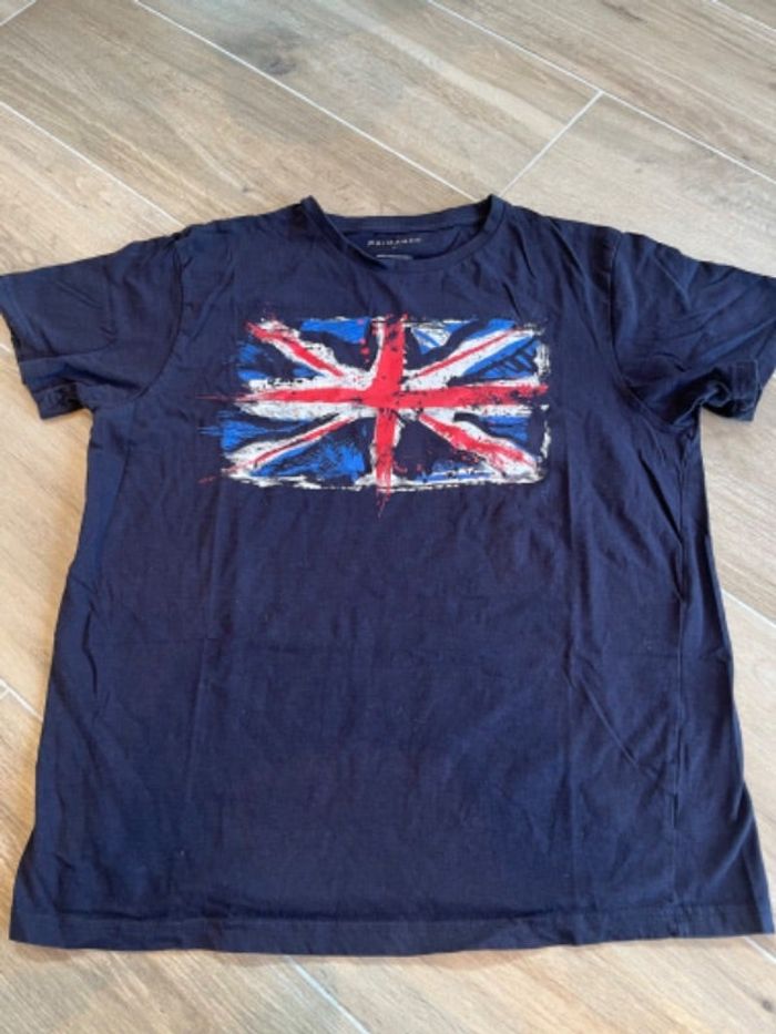 Tee shirt