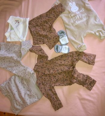 Lot bébé 0-1 mois NEUF Disney