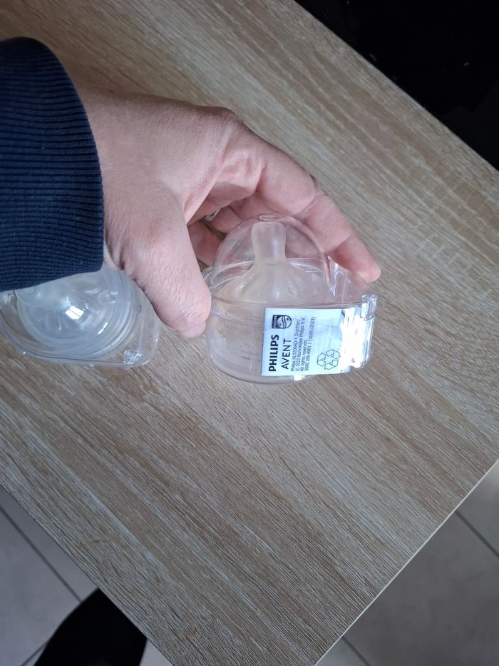 Lot 4 tétines AVENT debit 3 - photo numéro 3