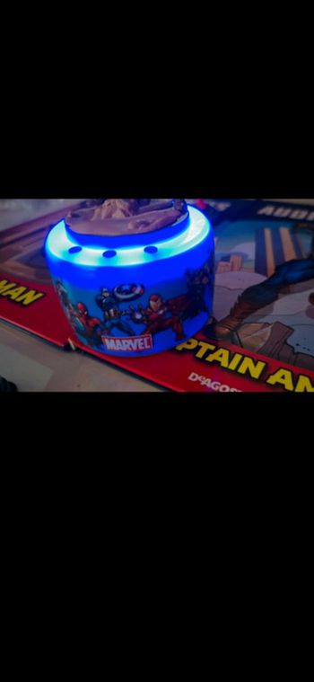 Audiocontes Marvel avec enceinte, 3 livres et 3 figurines marvel