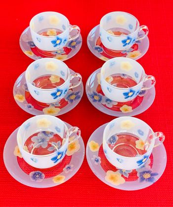 Set 6 tasses à thé avec 6 soucoupes, Arc France