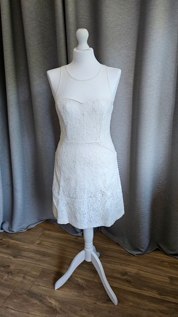 Robe blanche dos résille , taille S, Derhy