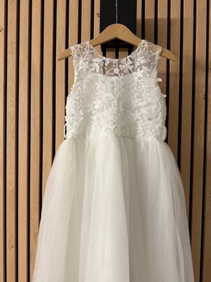 Lot robe blanche cérémonie 6 ans + ruban satin violet+ couronne de fleurs - photo numéro 8