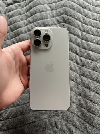 I P h o n e 15 pro Max