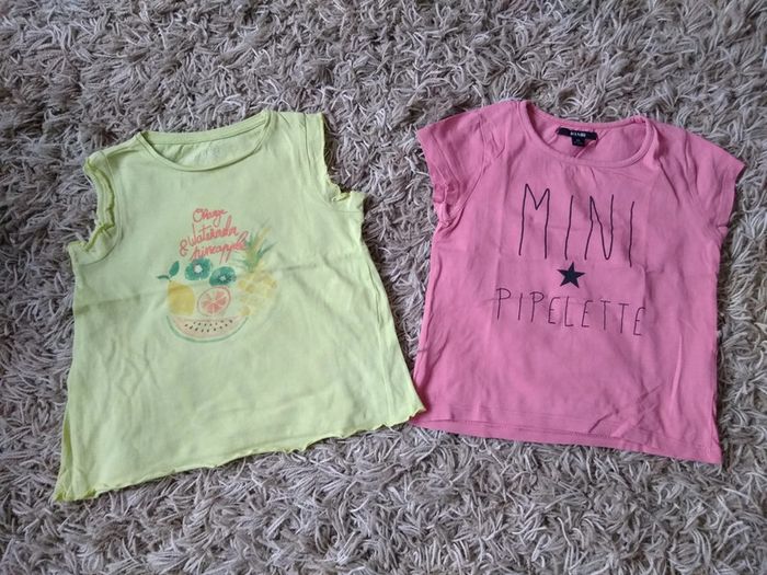 Lot de 2 tshirts (rose de la marque kiabi et le jaune de la marque in extenso) taille 4 ans