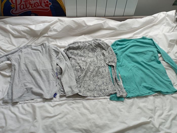 Lot 3 tee shirt manches longues 9/10 ans Tex neuf 10€ - photo numéro 3