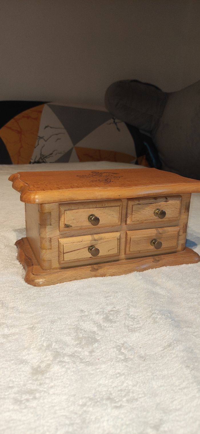 Boîte à bijoux vintage en bois massif - photo numéro 4