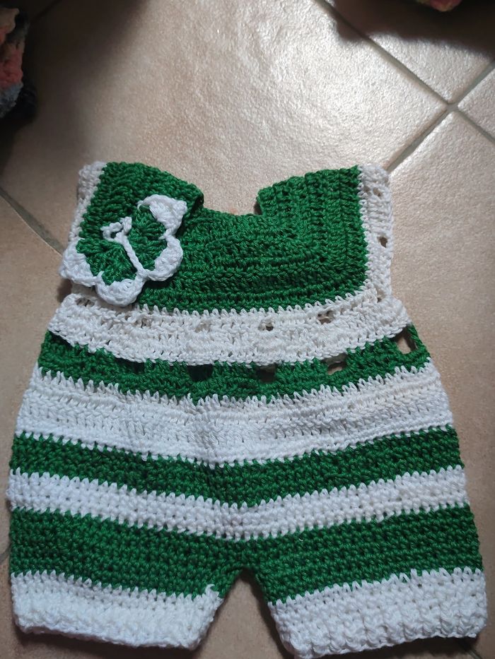 Robes fillettes  et body déboutonna bles afin de changer la couche du bébé - photo numéro 9