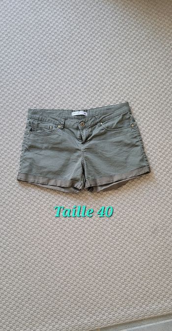 Short en jeans taille 40  Très bon état