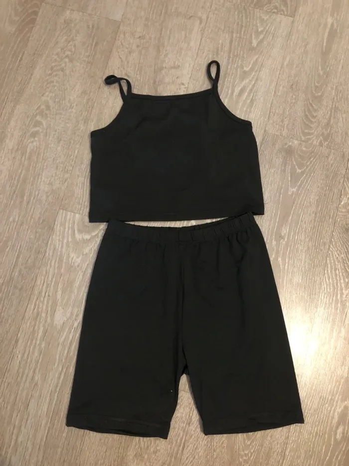 Ensemble Shein noir taille 10 ans excellent état