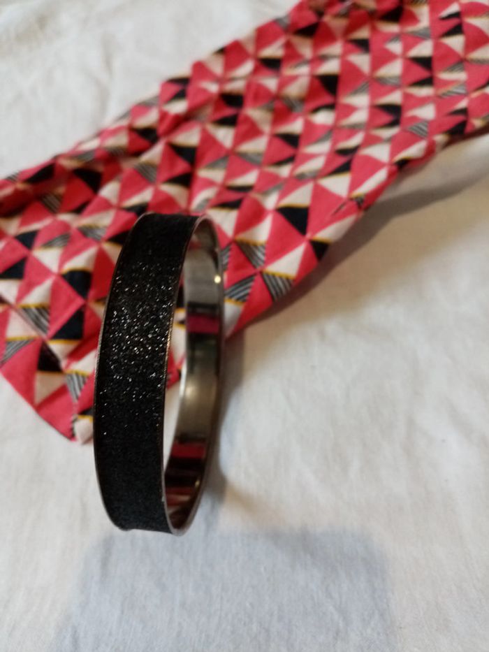 Petite manchette noire pailletée