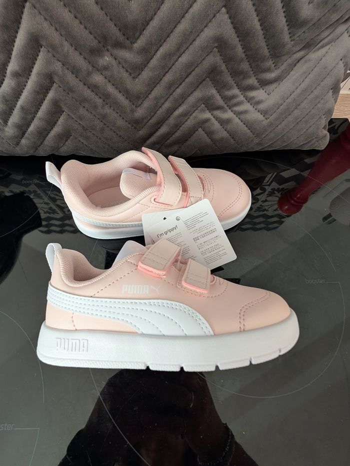 Baskets fille ultra-légeres. Taille 25. Neuf Puma