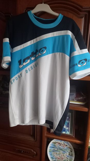 Tee shirt Lotto en taille L 