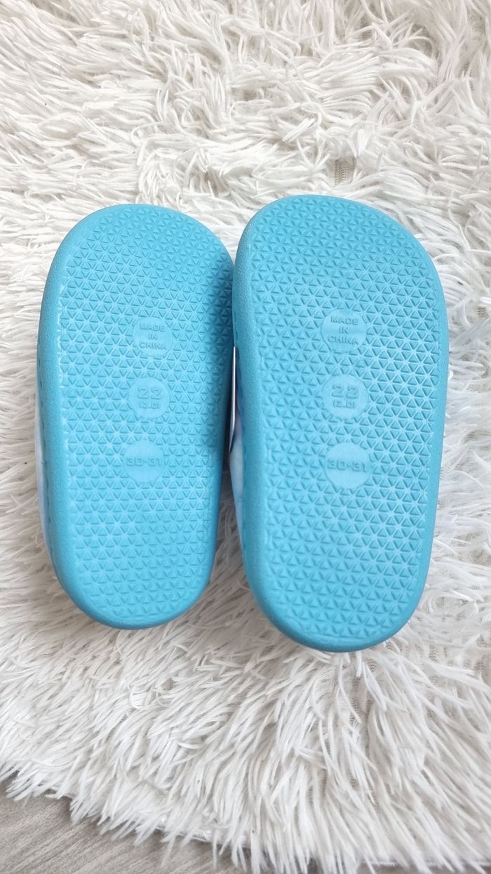 Chaussons reine des neiges 30-31 neuf - photo numéro 6