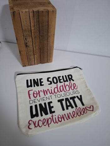 Grande pochette personnalisée - soeur qui devient taty
