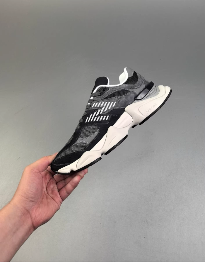 New Balance 9060 Noir et Gris 40 - photo numéro 4