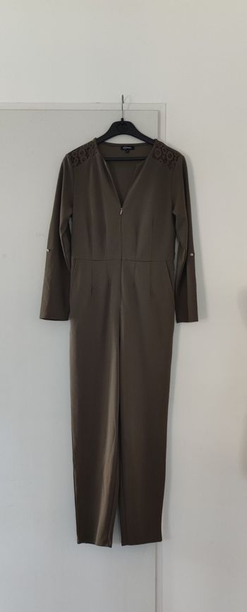 Combinaison femme Squitos taille 38 verte chic ceinturée très bon état