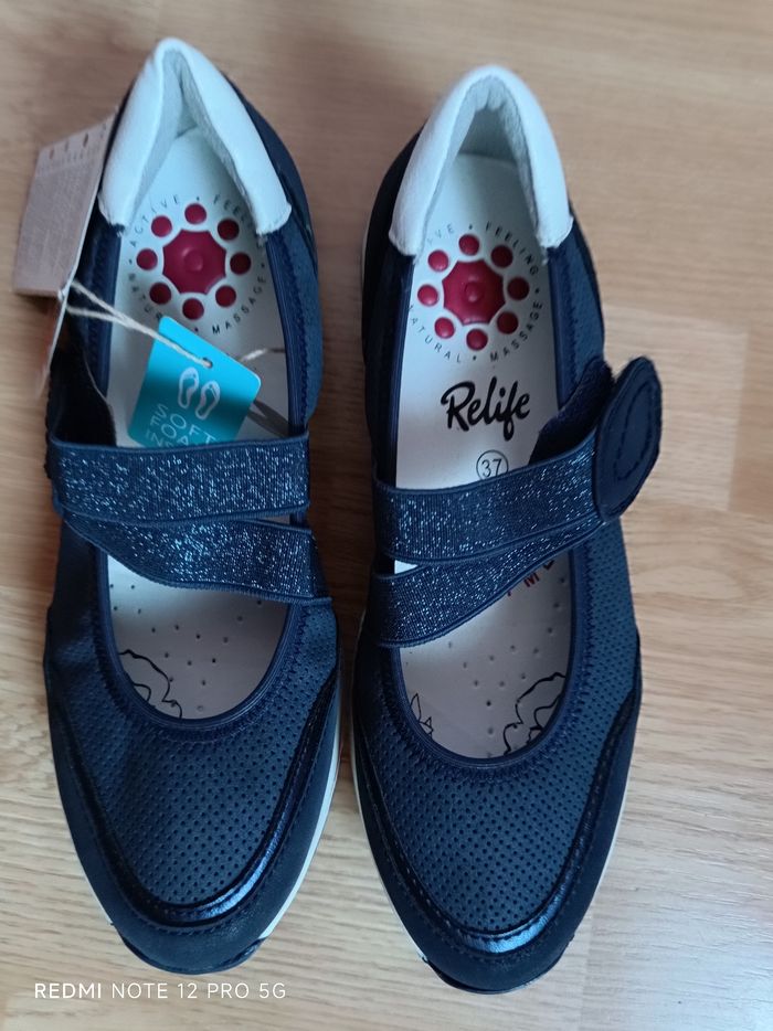 Ballerines bleu marine neuves " Relife" p.37 - photo numéro 2