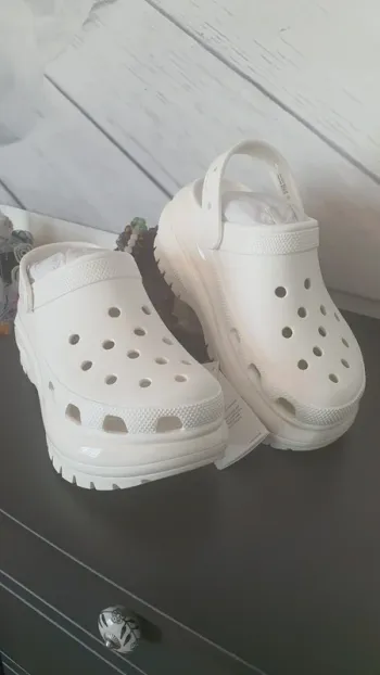 Crocs mega crush
