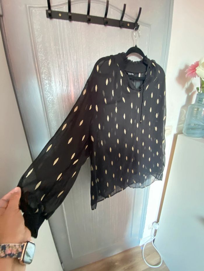 Blouse avec détail doré - photo numéro 2