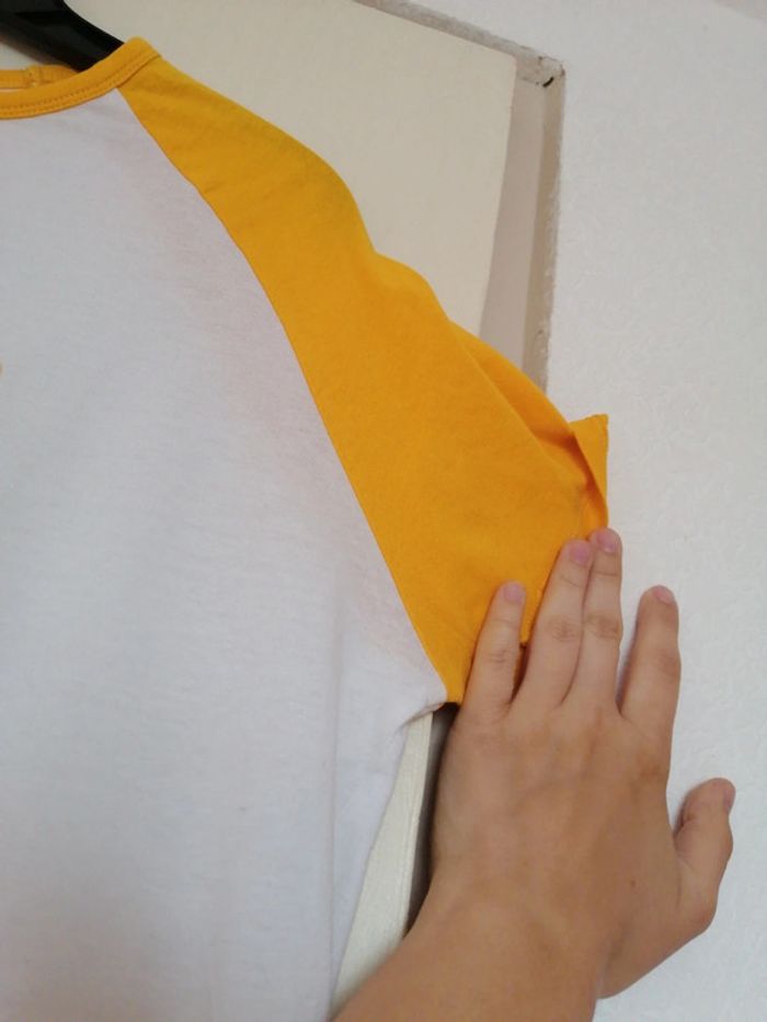 Tee shirt taille M couleur jaune moutarde et blanc de la marque Jenifer - photo numéro 6