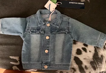Veste en jeans taille 1-2 mois