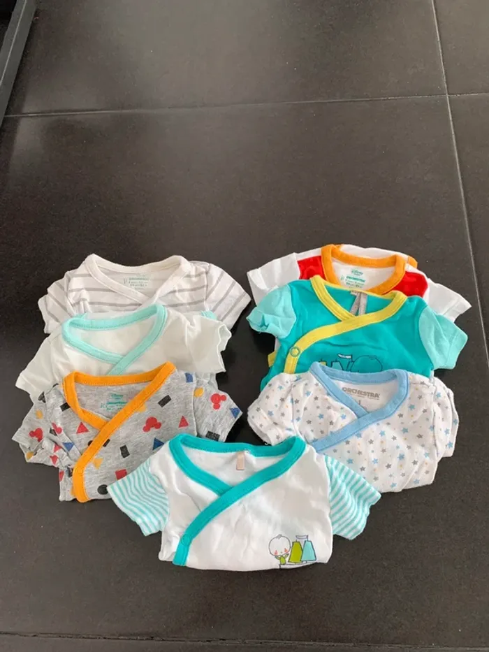 Lot body manches courtes Orchestra taille 1 mois
