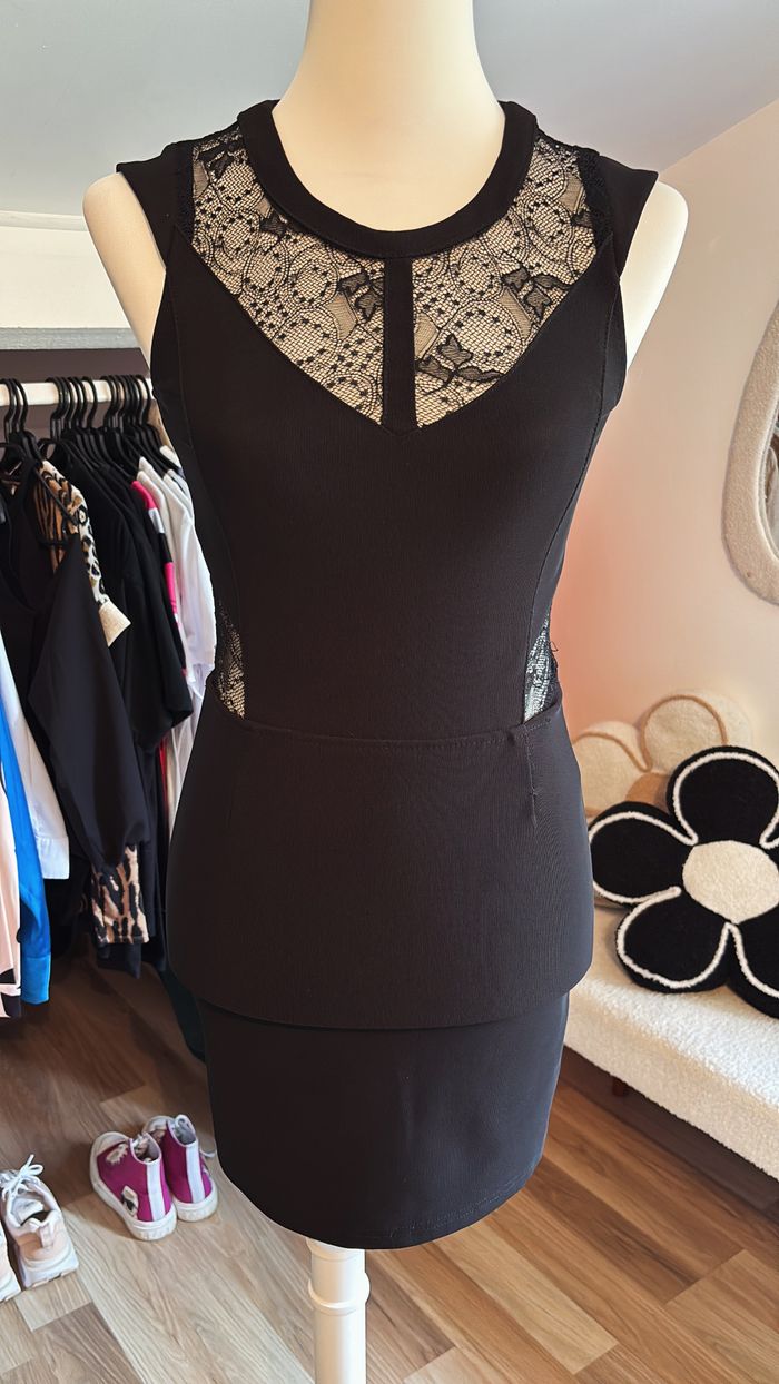 Robe dentelle noire LuiRi T34