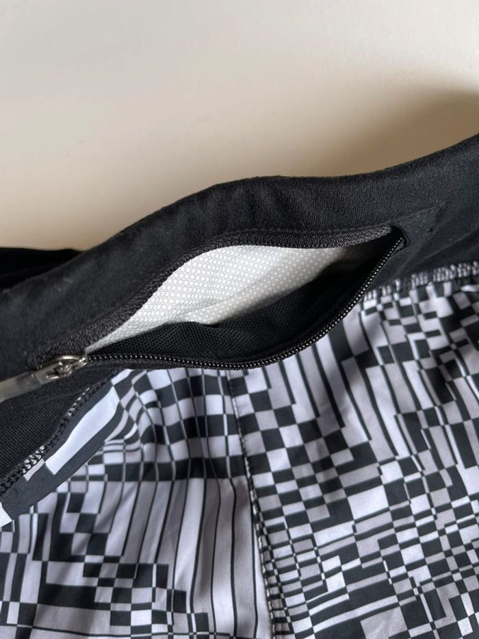 Short neuf & étiquetté Nike running Dri Fit motif damier psychédélique - photo numéro 8
