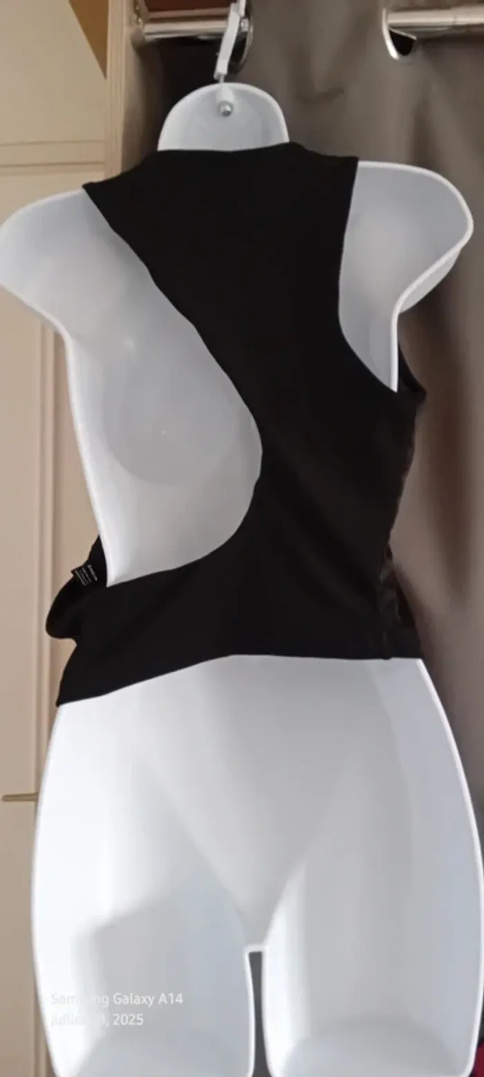 Haut débardeur court noir satiné dos ouvert femme 38/40 shein - photo numéro 13