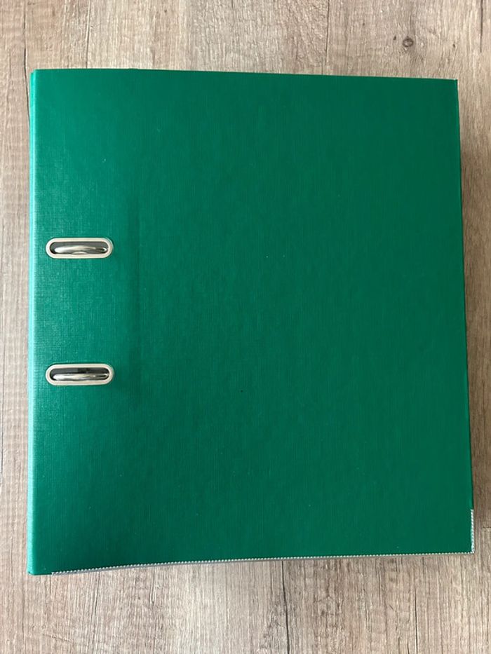 Classeur à levier vert