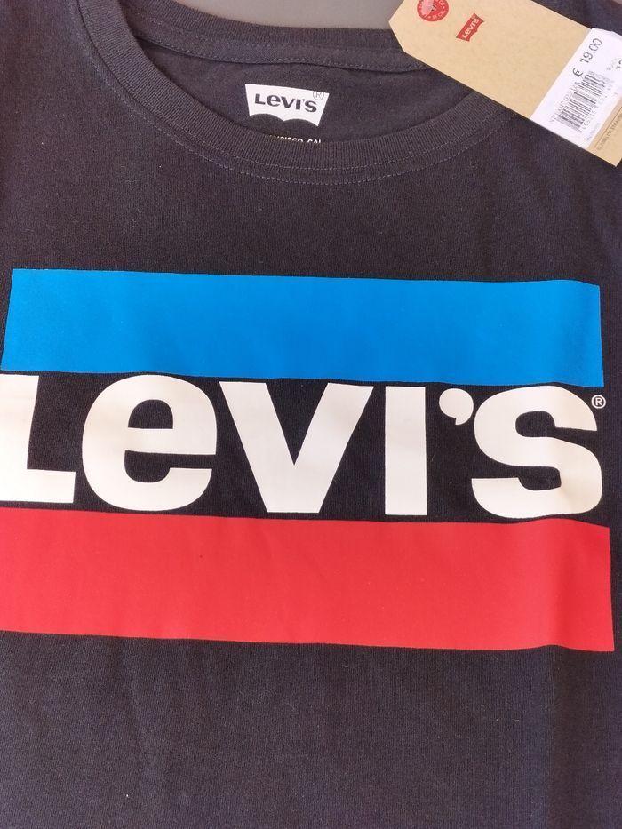 T.shirt noir 12 ans Levi's neuf - photo numéro 5