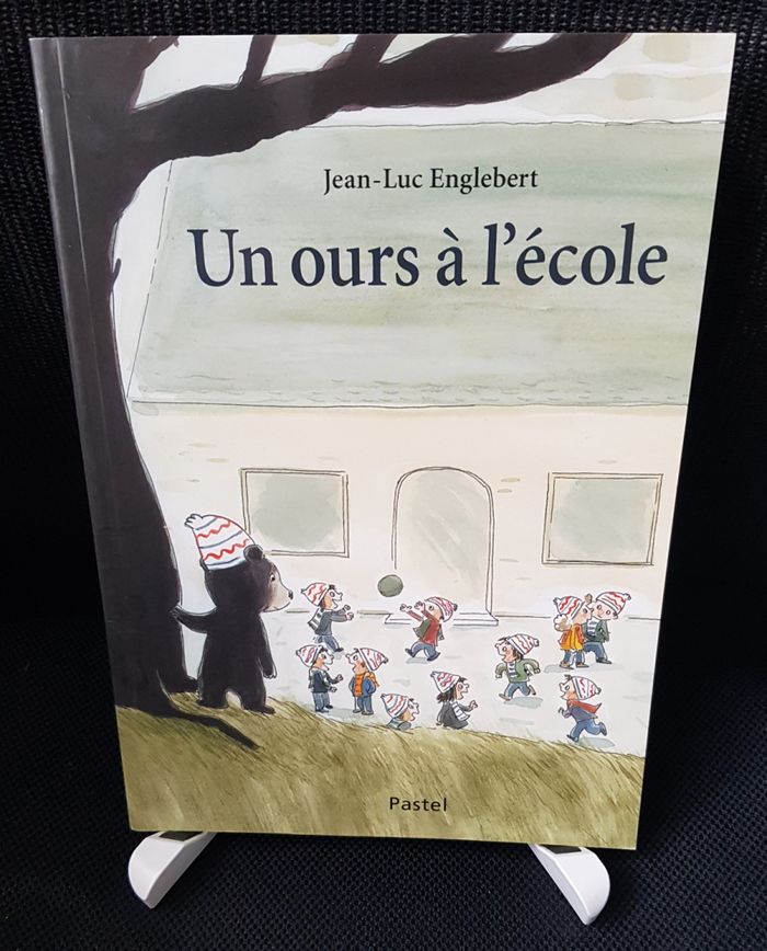 Un ours à l'école - Jean-Luc Englebert - Ecole des loisirs
