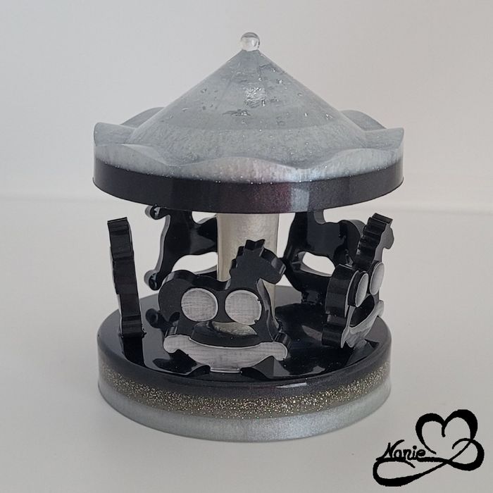 Le carrousel en résine Noir et Gris Pailleté !! 🎠
