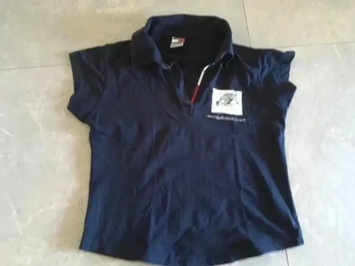 🤿 T-shirt Tommy Hilfiger – Thème plongée – Taille 36/38 – Bon état - photo numéro 4