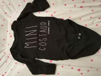 Lot de bodies taille 6 mois