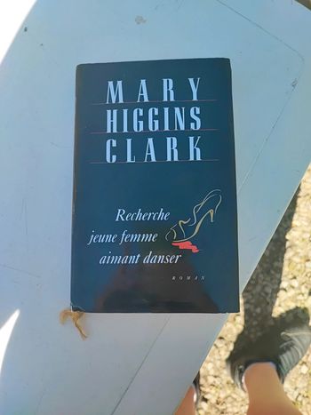 Livre Mary Higgins Clark recherche jeune femme aimant danser