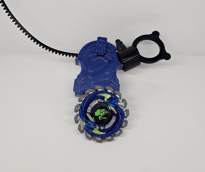 Toupie Beyblade Métal Masters Poison Virgo