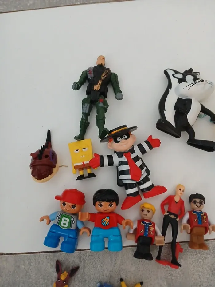 Lot jouets figurines - photo numéro 3