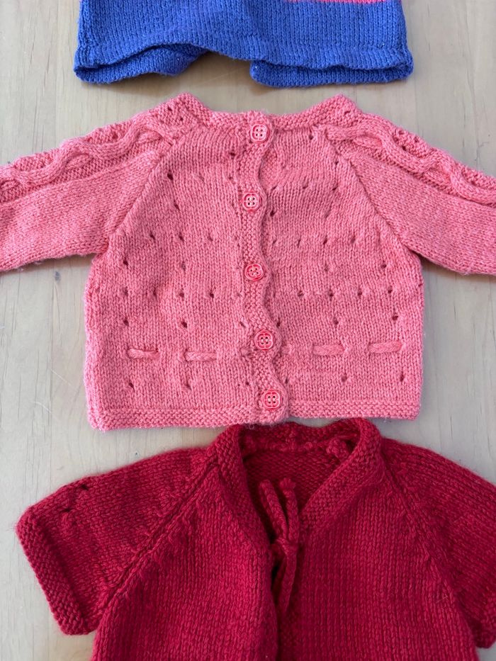 Lot de 3 gilets/pull fait main 3 mois - photo numéro 3