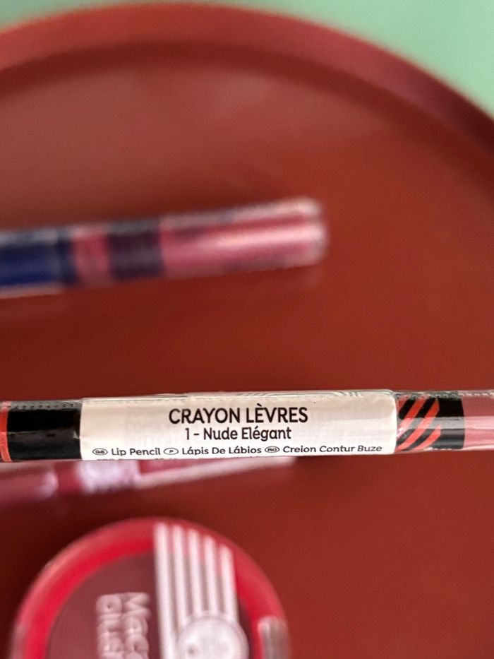 Lot maquillage - photo numéro 4